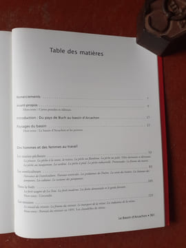 Le Bassin d'Arcachon. Au temps des pinasses, de l'huitre et de la résine
. COTTIN François et Françoise
