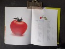 Passons à table - 50 peintres illustrent 50 recettes de Chefs
. GOUTTENOIRE Bernard - CHATAIN Yvon - AGENEAU Patrick
