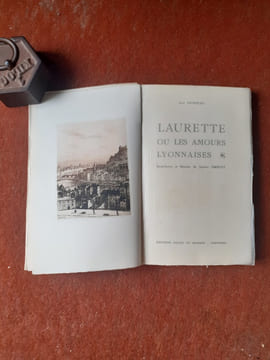 Laurette ou les amours lyonnaises
. DUFOURT Jean