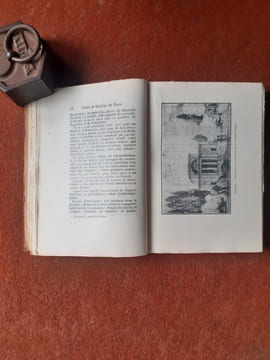 Coins et recoins de Paris - Les filles du Topol. Les maisons de rendez-vous à Montmartre. Phénomène de Montparnasse. Adieux à la place Maubert. ...