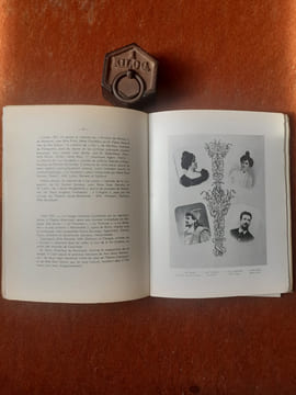 Histoire de l'Opéra d'Alger. Épisodes de la vie théâtrale algéroise 1830-1940.
. ARNAUDIES Fernand