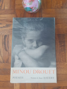 Poèmes. Portraits de Roger Hauert
. DROUET Minou