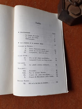 Trobar XIIe - XIIIe siècles - Soixante chansons de troubadours situées et annotées avec une étude sur la langue et le texte du Trobar et un lexique
. ...