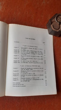 Histoire de Mantes et du Mantois à travers Chroniques et Mémoires, des origines à 1792
. LACHIVER Marcel