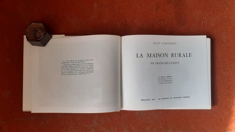 La maison rurale en Franche-Comté - Un recueil commenté de dessins au trait - Une étude sommaire de la maison des paysans
. GARNERET Jean