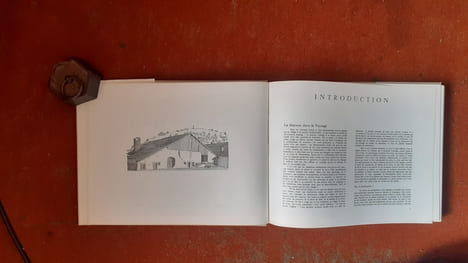 La maison rurale en Franche-Comté - Un recueil commenté de dessins au trait - Une étude sommaire de la maison des paysans
. GARNERET Jean