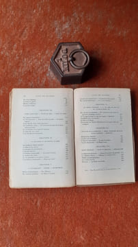 Sottisier de Mœurs - Vanités, croyances, et ridicules du jour. Façons de vivre. Modes esthétiques, domestiques et sociales. Evolution des manières et ...