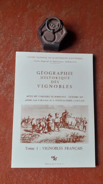 Géographie historique des vignobles - Actes du colloque de Bordeaux, Octobre 1977 - Tome 1 : Vignobles français
. HUETZ de LEMPS A. (sous la ...