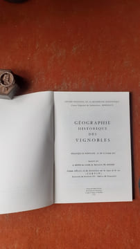 Géographie historique des vignobles - Actes du colloque de Bordeaux, Octobre 1977 - Tome 1 : Vignobles français
. HUETZ de LEMPS A. (sous la ...
