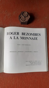 Roger Bezombes à la Monnaie de Paris, mars-avril MCMLXXII - Médailles. Murales. Sculptures. Objets
. GOLDENBERG Yvonne
