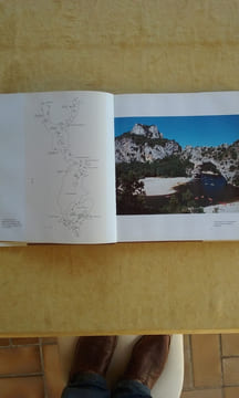Grotte Chauvet bei Vallon-Pont-d'Arc. Altsteinzeitliche Höhlenkunst im Tal der Ardèche	. CHAUVET Jean-Marie - BRUNEL DESCHAMPS Eliette - HILLAIRE ...