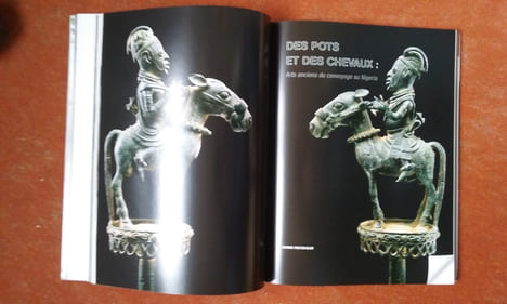 Arts & Cultures - N° 12/2011 - Parures du Sud Marocain
. GRAMMET Ivo (et autres)
