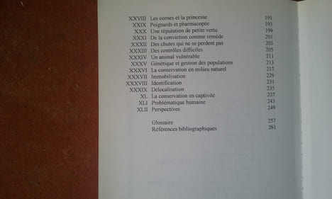 Le rhinocéros. Au Nom de la Corne
. ZECCHINI Alain

