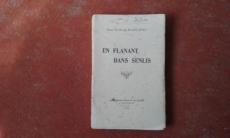 En flânant dans Senlis
. MARICOURT André de (Baron)