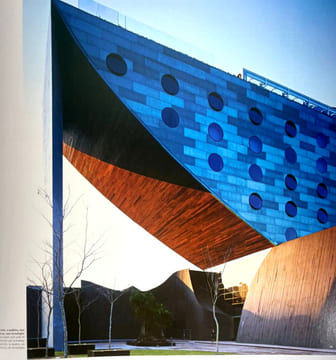 Ruy Ohtake: Arquitetura e a Cidade / Ruy Ohtake: Architecture and The City / Ruy Ohtake: Arquitectura y la ciudad. Instituto Tomie Ohtake