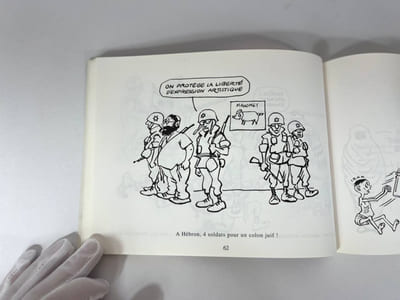 De droite à gauche : 1993-1997. 215 dessins publiés dans Rivarol [signé]