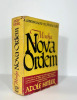 Minha Nova Luta [My New Order em português]. Adolf Hitler, Raymond Gram Swing (intr.), Raoul de Roussy de Sales (pref.)