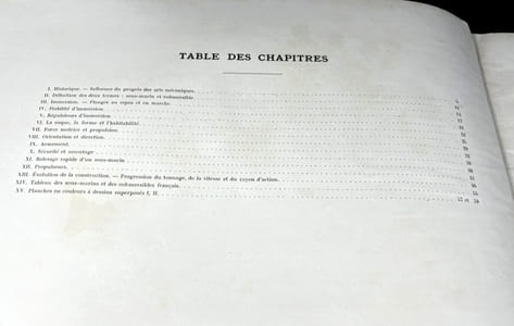 Sous-marin et submersible à la portée de tout le monde. Simple exposé sur mécanisme du sous-marin et du submersible, accompagné de figures schématiques et de deux planches en couleurs comprenant quatre modèles démontables.