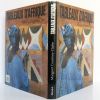 Tableaux d’Afrique. L’art mural des femmes de l’Ouest. Photographies et textes de Margaret COURTNEY-CLARKE. Avant-propos de Maya ANGELOU.  . ...