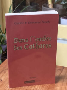 DANS L'OMBRE DES CATHARES