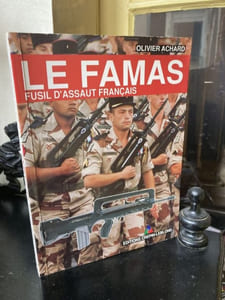 LE FAMAS Fusil d'assaut français