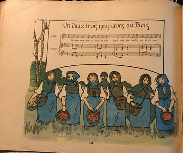 Voyez comme on danse. Chansons de Jeu et Rondes enfantines. Harmonies de Gabriel Pierné, Images de Georges Delaw. Préface de Madame Edmond Rostand.