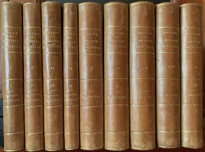 Les Œuvres complètes de Buffon avec les Supplémens, augmentées de la classification de G. Cuvier et accompagnées de 700 vignettes gravées sur acier représentant au moins 900 animaux.