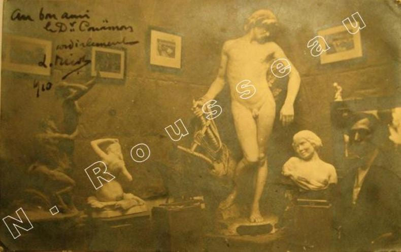 Lettre autographe sign&eacute;e au verso d'une carte postale photo repr&eacute;sentant ses oeuvres.. NICOT, Louis Henri ( 1878 - 1944), sculpteur, c&eacute;ramiste, ...