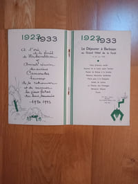 -Croquis d'amphi. 1922-23.
Album 220x270, couv. grises illustrées. Caricatures et dessins humoristiques.
-1923-1933 Unis comme à l'amphi. Réunion des anciens.
Plaquette 135x210 agrafée. Illustrations Damer. (In Memoriam. Aux morts de la guerre. Déjeuner à Barbizon. Diner et soirée dansante au Claridge).
-Plaquette 220x280 N°537 sur 1000. Couverture verte illustrée d'une très belle abeille et illustrations à pleine page.
Compte-rendu des cérémonies du 10ème anniversaire de la promotion.
-E.C.P 1923-1948 nos photos.
Album oblong 300x240. Rel. spirale métal.
Publicités + répertoire + annuaire et photos par turne.