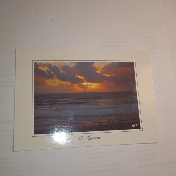 Carte postale. 40-542. La France. La C&ocirc;te Atlantique. Coucher de soleil sur l'oc&eacute;an.. 