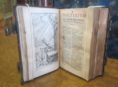 LIVRE DE MESSE EN LATIN. Recueil de plusieurs Textes. undefined