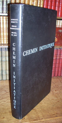 Chemin initiatique. Illustré de quatorze lithographies de Raymond Moretti. Accompagné d'un carnet d'études. Texte de Pierre Charbonnier. Avant-propos de Michel de Just