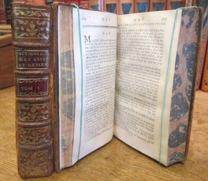 Dictionnaire portatif des Arts et Métiers. Contenant en abrégé l'histoire, la description & la police des Arts et Métiers, des fabriques et ...
