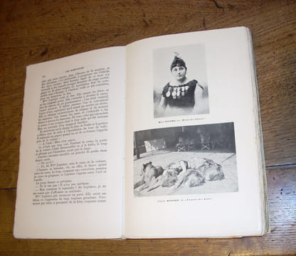 Les Dompteurs ou la Ménagerie des origines à nos jours. Illustré de nombreuses gravures et de photographies inédites. THETARD (Henry)