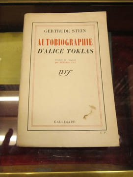 Autobiographie d'Alice Toklas. Traduit de l'anglais par Bernard Fay.. STEIN Gertrude