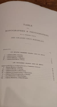 Grands Crus Bordelaos. Monographies et Photographies des Châteaux et Vignobles.
PREMIERE PARTIE de cet ouvrage recherché.
Premiers Grands Crus - Deuxièmes et Troisièmes Grands Crus du Médoc.