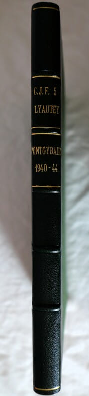 Mémorial du groupement 5 "Lyautey" des Chantiers de la Jeunesse - Edition destinée aux anciens du Groupement 5 et à leurs amis des Chantiers. Imprimerie Solaro 1992