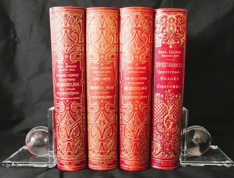 Vie militaire et religieuse au Moyen Age et à l'époque de la Renaissance
Ouvrage illustré de 14 chromolithographies exécutées par F. Kellerhoven, ...