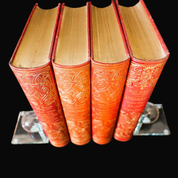 Vie militaire et religieuse au Moyen Age et à l'époque de la Renaissance
Ouvrage illustré de 14 chromolithographies exécutées par F. Kellerhoven, ...