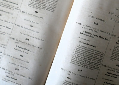 Sigillographie de la ville d'Arras et de la cité comprenant 34 planches avec catalogue analytique précédé d'un essai sur les sceaux de la commune - Recueil publié sous les auspices de l'administration municipale et du conseil - ARRAS, Topino, libraire - Paris A. Durand 1865