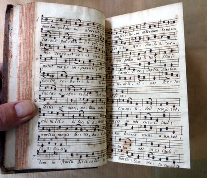 Graduel de paris, Noté pour les Dimanches et les Fêtes; imprimé par ordre de Monseigneur l'Archevêque. Nouvelle édition augmentée.. Collectif.