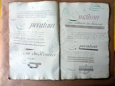 Exercice de Calligraphie du XVIIIème siècle ayant pour thème la comptabilité d'un maçon devant bâtir 4 corps de Logis; d'un aubergiste ayant acheté du vin; de commerce de blé; de vente d'argenterie; du commerce de boulangerie; de la construction de remparts à La Rochelle...