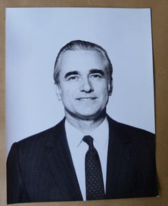 Une photographie officielle  de Jacques Chaban-Delmas; ancien Premier Ministre; ancien Maire de Bordeaux...