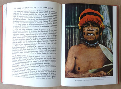Chez les Chasseurs de Têtes d'Amazonie.