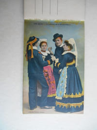 TYPES ET COSTUMES BRETONS