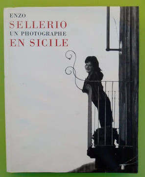 ENZO SELLERIOUN PHOTOGRAPHE EN SICILE. undefined