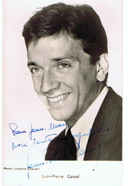 Carte postale d&eacute;dicac&eacute;e ( Photo v&eacute;ritable ) par Jean-Pierre Cassel.. ( Cin&eacute;ma ) - Jean-Pierre Cassel.