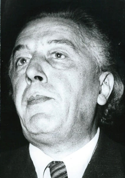 Portrait d'Andr&eacute; Breton. Photographie argentique, Agence " AGIP " - Robert Cohen.. ( Surr&eacute;alisme - Photographie ) - Andr&eacute; Breton - Robert Cohen.