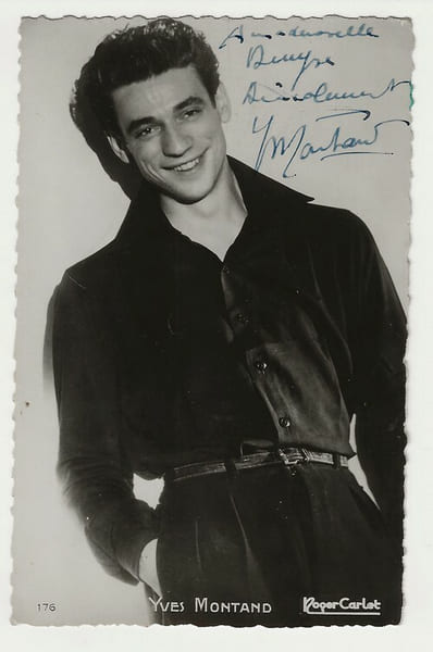 Carte postale avec belle d&eacute;dicace de Yves Montand.. ( Cartes Postales - Chanson Fran&ccedil;aise - Cin&eacute;ma ) - Yves Montand - Roger Carlet.
