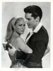 Magnifique photographie originale argentique, d'exploitation, en noir et blanc, de Elvis Presley et Ursula Andress dans le film L'Idole d'Acapulco ( ...